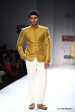 Model walk the ramp for Virtues Show at Wills Lifestyle India Fashion Week 2012 day 5 on 10th Oct 2012 (202).JPG